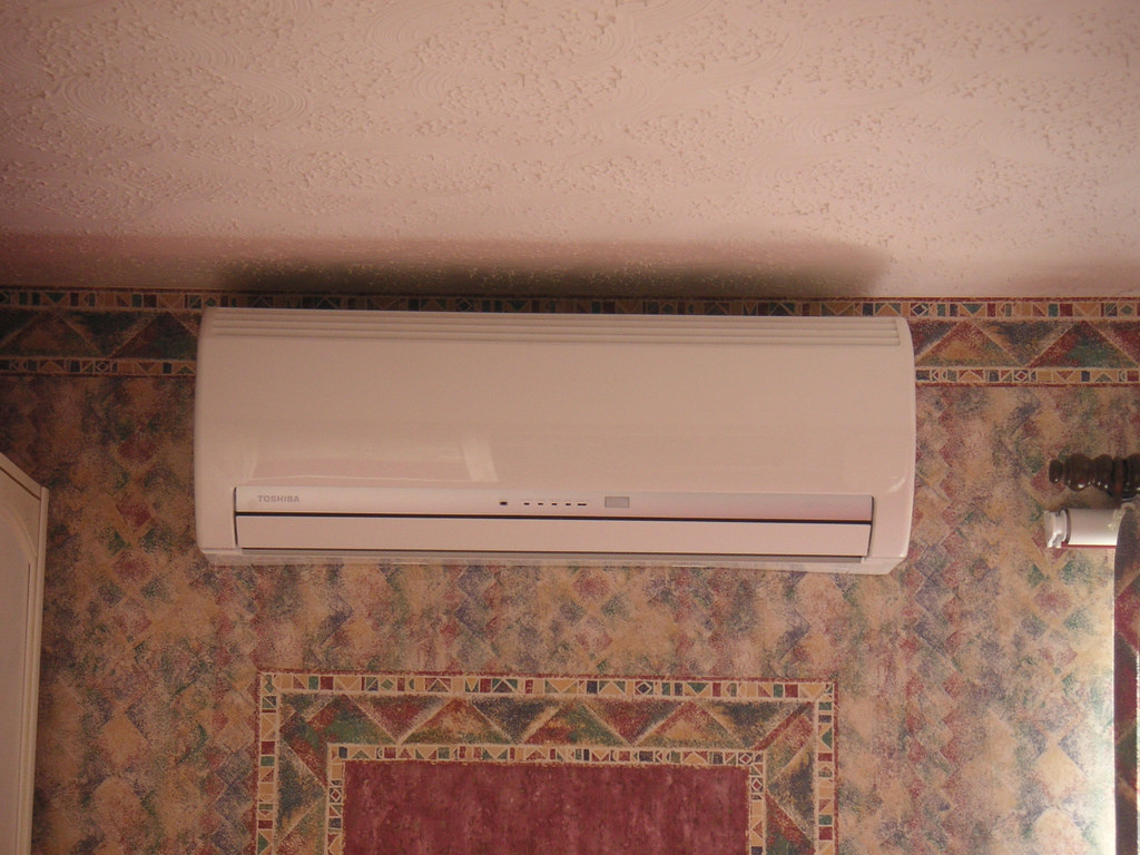 Small Bedroom Air Conditioner For A Better Night S Sleep